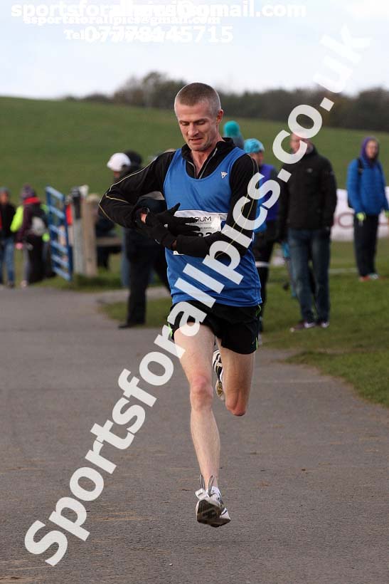 Senior mens and womens Heaton Harriers Memorial 10k Road Race, Newcastle. Photo:  David T. Hewitson/Sports for All Pics